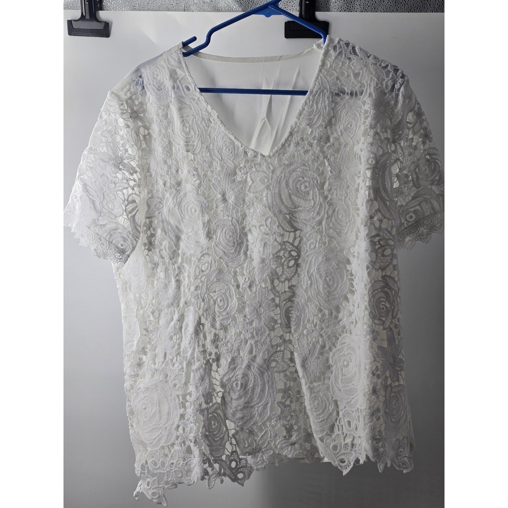 White Floral Lace V-Neck Short Sleeve Blouse Scalloped Hem Lined Top